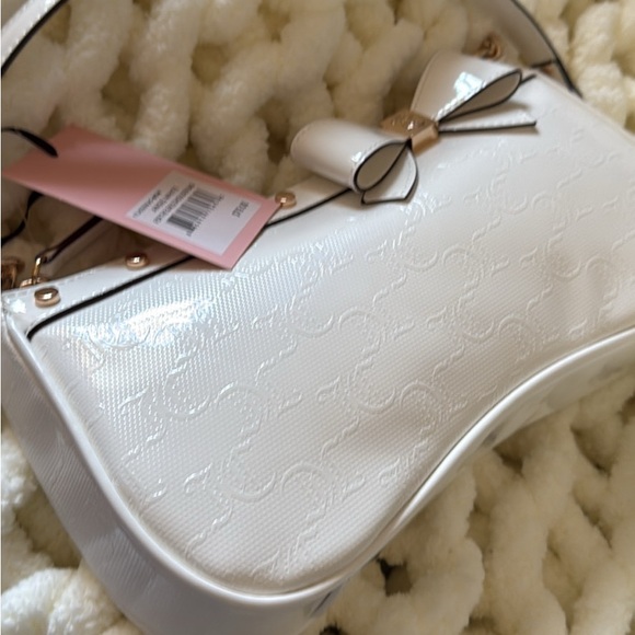 Elegant White Bow Accent Women's Bag - Picture 1 of 4